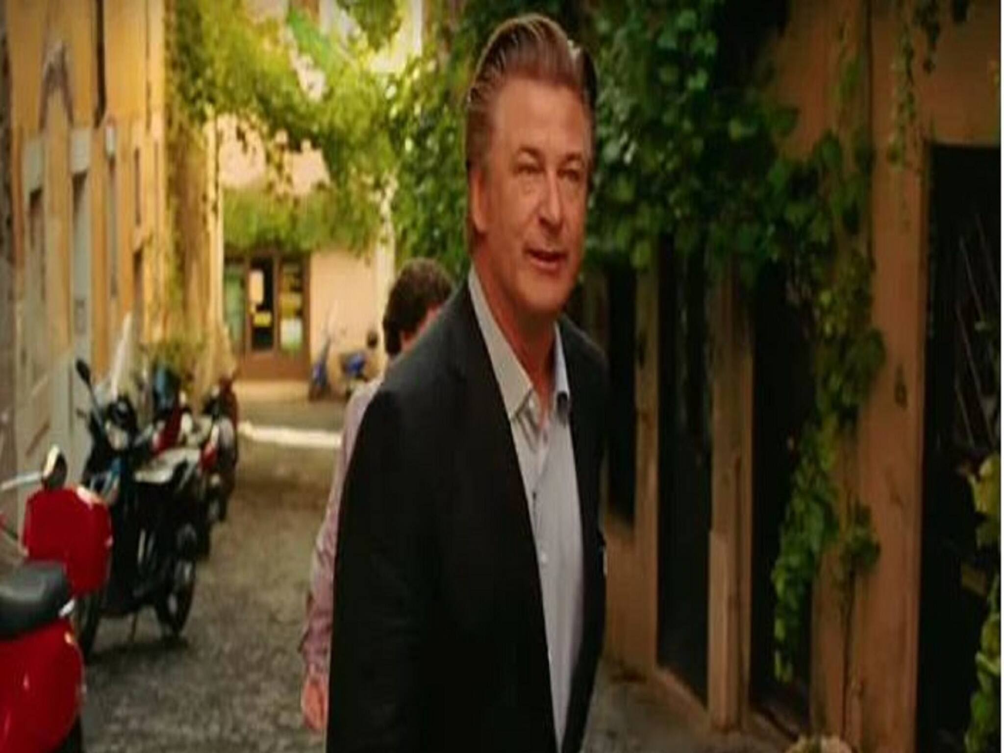 Alec Baldwin Killed Cinematographer on Set: শ্যুটিংয়ে 'আসল' শ্যুটআউট! নিশানা মিস, বিখ্যাত অভিনেতার হাতে 'খুন' চিত্রগ্রাহক