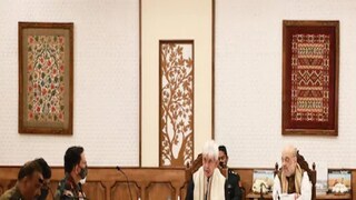 শ্রীনগরে কাশ্মীরের নিরাপত্তা সংক্রান্ত বৈঠকে অমিত শাহ৷ Photo-Twitter শ্রীনগরে কাশ্মীরের নিরাপত্তা সংক্রান্ত বৈঠকে অমিত শাহ৷ Photo-Twitter