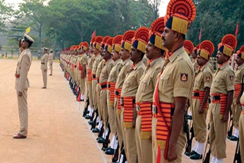 এসএসসি জিডি কনস্টেবল (SSC GD Constable) পদে নিয়োগের জন্য পরীক্ষার তারিখ ঘোষণা করল স্টাফ সিলেকশন কমিশন (Staff Select Commission)। যে সকল প্রার্থীরা পূর্বে এসএসসি জিডি কনস্টেবল পদের জন্য আবেদন করেছিলেন তাঁরা পরীক্ষা দিতে পারবেন। এই বিষয়ে আরও বিশদে জানতে প্রার্থীরা কমিশনের অফিসিয়াল ওয়েবসাইটে ssc.nic.in গিয়ে খোঁজ নিতে পারেন।