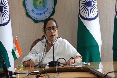 'একটা রাজ্য কতবার ভাসবে? প্রধানমন্ত্রীকে চিঠি লিখব', কেন্দ্রের বিরুদ্ধে তোপ মুখ্যমন্ত্রীর