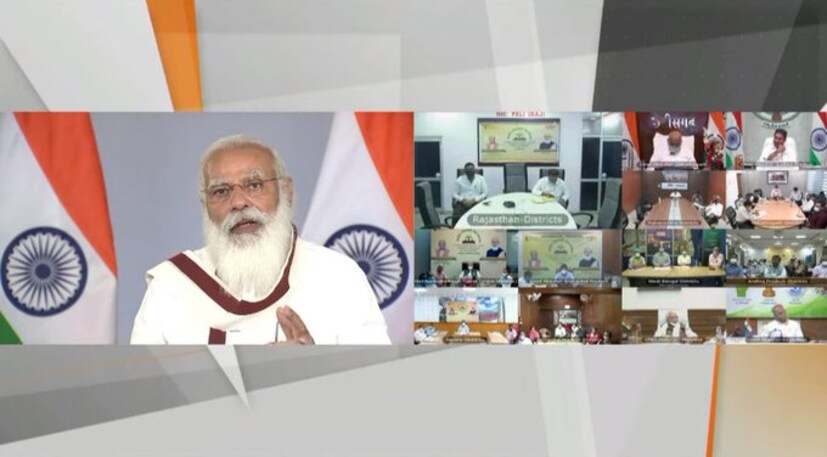 প্রধানমন্ত্রী নরেন্দ্র মোদি এদিনের ভিডিও কনফারেন্স বলেন, এই স্বামীত্ব প্রকল্প, গ্রামীন এলাকায় সম্পত্তির মালিকানা প্রতিষ্ঠা করতে এবার সর্বভারতীয় পর্যায়ে লাগু করা হবে। প্রধানমন্ত্রী জানিয়েছেন, প্রোপার্টি কার্ড গ্রামীণ উন্নয়নে ভাল বাস্তুতন্ত্র গড়ে তুলতে সহায়তা করবে। তিনি আরও বলেছেন, গ্রামের ছোট কৃষকদের স্বনির্ভর করতে সবরকমের চেষ্টা করেছে সরকার। এদিনের অনুষ্ঠানে অন্যপ্রান্তে উপস্থিত ছিলেন মধ্যপ্রদেশের মুখ্যমন্ত্রী শিবরাজ সিং চৌহানও।