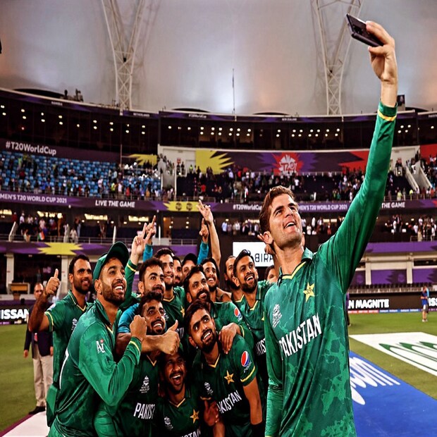পাকিস্তান নিউজিল্যান্ডের ম্যাচ শারজায়, আগামী ৩১ অক্টোবর ২০২১ ভারতে মাঠে নামবে নিউজিল্যান্ডের বিরুদ্ধে (Today Pakistan will be played against New Zealand at Sharjah, on October 31, 2021 India will be played against New Zealand) ৷ ছবি সৌজন্যে ট্যুইটার ৷ 