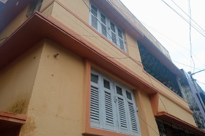গড়িয়াহাটের এই বাড়িই বিক্রির চেষ্টায় ছিলেন সুবীর চাকি৷ 