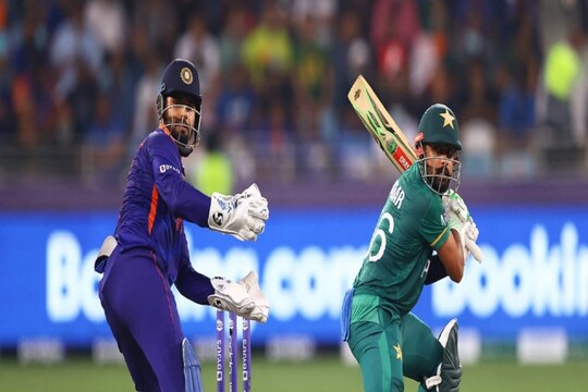 ভারতের বিরুদ্ধে দুরন্ত ব্যাট করলেন পাকিস্তান অধিনায়ক বাবর