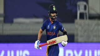 পাকিস্তানের বিরুদ্ধে সামনে থেকে রান করে দেখালেন বিরাট