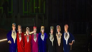 ডাল লেকের বুকে নতুন 'দুনিয়া'! দেখুন জম্মু-কাশ্মীরের প্রথম ভাসমান ওপেন এয়ার থিয়েটারের ভিডিও...