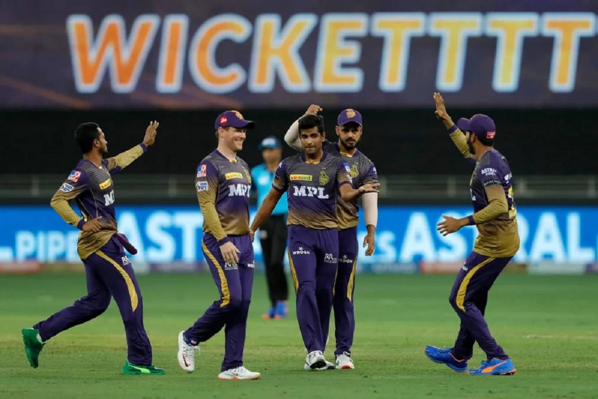 IPL 2021 Play Offs: প্লে অফে প্রায় পাকা কেকেআর, কতটা আশা মুম্বাইয়ের? আইপিএল-এর শেষ চারের অঙ্ক