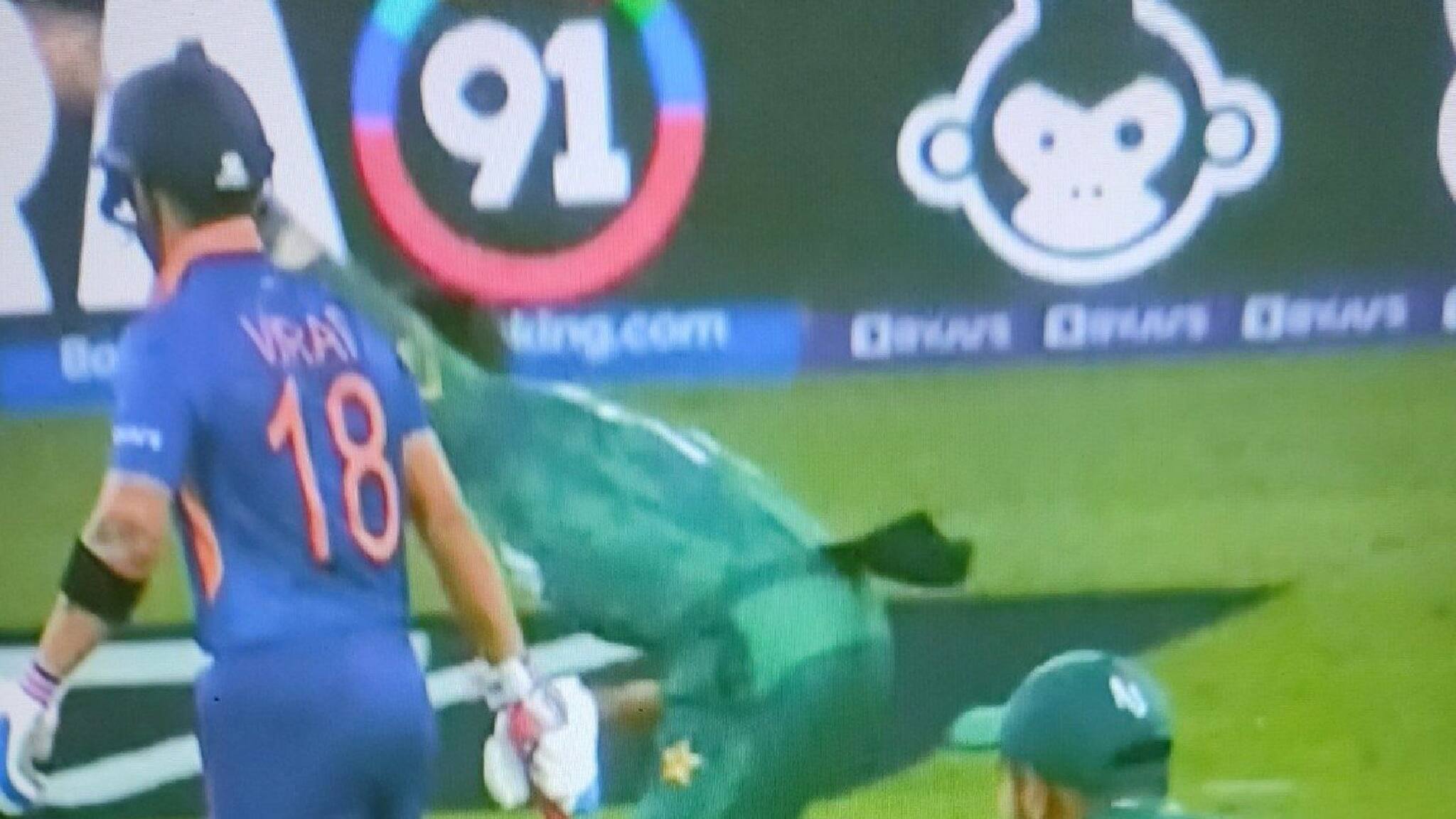 India Vs Pakistan In T20: নো বলে আউট কে এল রাহুল! রাগে ফুঁসছেন ভারতীয় সমর্থকরা