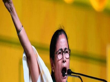 মুখ্যমন্ত্রীর ভ্যাকসিন তোপ