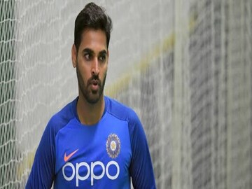 ভুবনেশ্বরকে নিয়ে প্রশ্ন তুলছেন আশিস নেহেরা