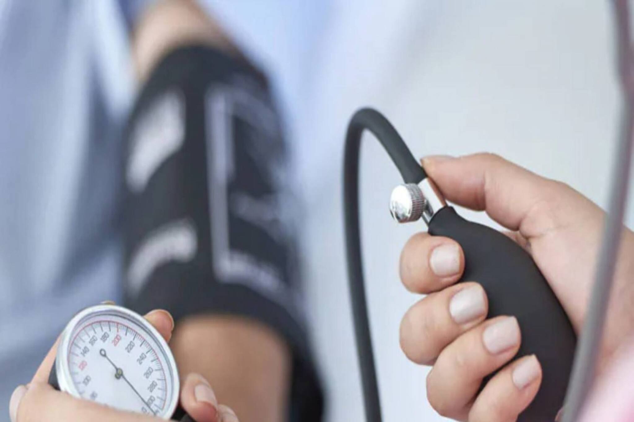 রক্তচাপ সবসময়ই ঊর্ধ্বমুখী? দৈনিক ডায়েটে রাখুন এই ঘরোয়া খাবারগুলি