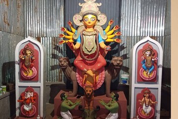 এ বার দমদম পার্ক তরুণ সঙ্ঘের দুর্গোৎসবের থিম কী? শেষ মুহূর্তের প্রস্তুতি ছবিতে