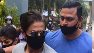 জেলে ঢোকার আগেও ভিড়ে নাজেহাল শাহরুখ, অসন্তুষ্ট ভক্তরা