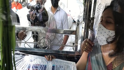 উত্তরাখণ্ড থেকে ফিরল বাঙালি পর্যটকের নিথর দেহ। উত্তরাখণ্ড থেকে ফিরল বাঙালি পর্যটকের নিথর দেহ।