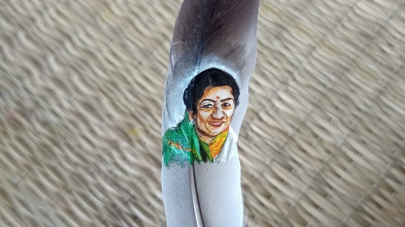 আবার বর্তমানে সে বাবা মায়ের মাথার উপর থেকে হাত খরচ ও অন্যান্য খরচ লাঘব করার জন্য গুটিকয়েক খুদেদের নিয়ে আঁকার ক্লাস শুরু করেছেন। তার স্বপ্ন, এই ভাবেই সে কোন না কোন একদিন বাড়িতে একটি আর্ট গ্যালারি তৈরি করে ফেলবেন।  মাধব দাস