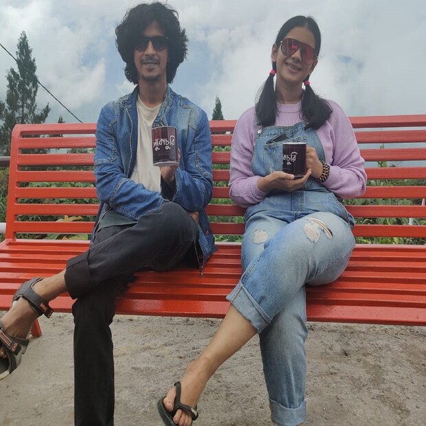 *এর আগে শিলাদিত্য মৌলিক পরিচালিত ছবি সোয়েটার দারুণ সাড়া ফেলেছিল৷ সেই ছবিতে যেমন ছবি সম্পর্কের বুনোট, তেমনই লুকোচুরি ছবিতেও থাকছে সম্পর্কের গল্প৷ এক বাড়িতে চুরি করতে এসে, সেই বাড়ির মেয়ের সঙ্গে প্রেমের সম্পর্কে জড়িয়ে পড়ে চোর! দুই ভিন্ন মানসিকতার মানুষের প্রেম কতদূর গড়ায়, বা আদৌ বজায় থাকে কী না, সেই নিয়ে এগোবে ছবি৷ বড়লোক বাড়ির মেয়ের সঙ্গে এক চোরের প্রেমকে কীভাবে ফুটিয়ে তুলবেন পরিচালক, সেটাই দেখার৷ 