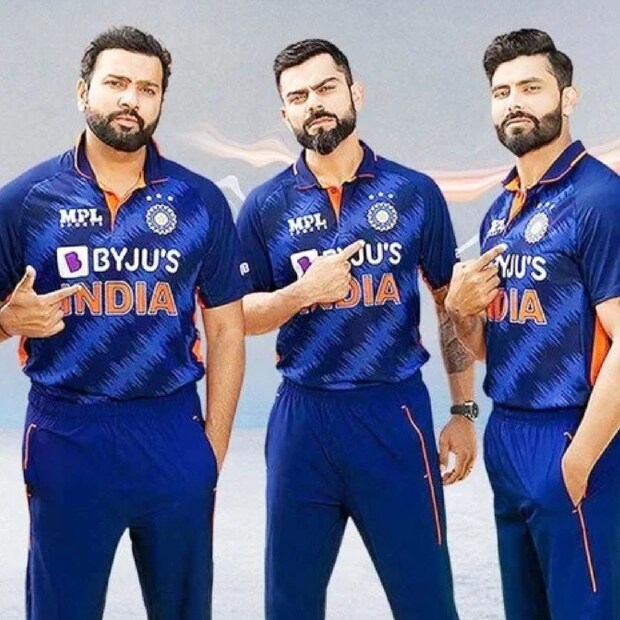 বাবা রামদেব ভারত-পাকিস্তান ম্যাচের বিরোধিতা করেছেন। তিনি বলেছেন, এই ম্যাচ রাষ্ট্রের বিরুদ্ধে। পাকিস্তানের বিরুদ্ধে সন্ত্রাসবাদে মদত দেওয়ার অভিযোগ তুলেছেন তিনি। ক্রিকেট ও সন্ত্রাসবাদ একসঙ্গে চলতে পারে না বলে জানিয়েছেন তিনি।