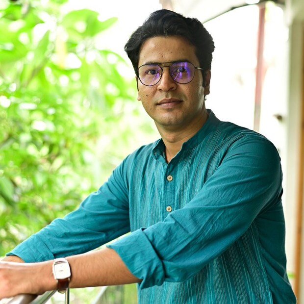 অনির্বাণের পারিবারিক সূত্রে জানা গিয়েছে, আপাতত স্থিতিশীল তিনি। চিকিসতকদের পরামর্শ মেনে ওষুধ খাচ্ছেন টলিউডের অভিনেতা।