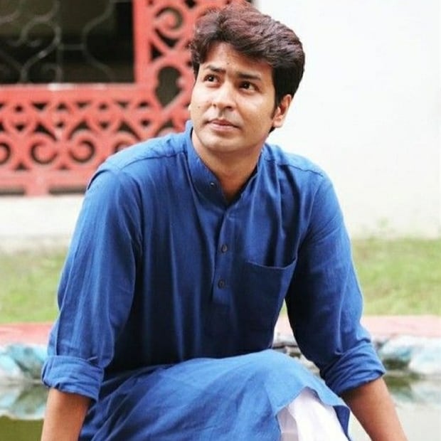 আপাতত বাড়িতেই আইসোলেশনে রয়েছেন অনির্বাণ। তবে তাঁর হাতে বেশ কিছু কাজ রয়েছে। নভেম্বর মাসে ব্যোমকেশ সিরিজের নতুন এপিসাড দেখা যাবে হইচই প্ল্যাটফর্মে। এছাড়াও বেশ কিছু সিনেমার কাজও রয়েছে এই মুহূর্তে টলিউডের ব্যস্ততম অভিনেতার হাতে। 