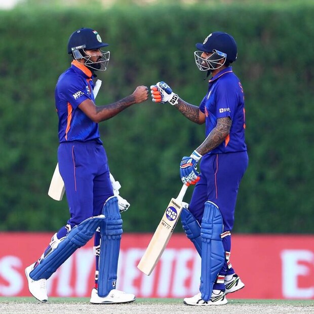 এর আগেও রাজনৈতিক মহলে ভারত-পাকিস্তান ম্য়াচ নিয়ে বিরোধিতা হয়েছে। তবে যোগগুরু রামদেব হয়তো কিছুটা দেরি করে ফেলেছেন প্রতিবাদ করতে। এই হাইভোল্টেজ ম্যাচ শুরু হতে আর মাত্র কয়েক ঘণ্টা বাকি।