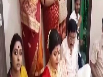 সব্যসাচী দত্তের বাড়িতে অঞ্জনা বসু