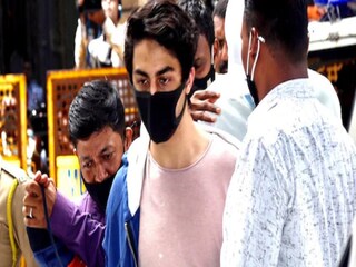 অবশেষে মুক্ত আরিয়ান খান।