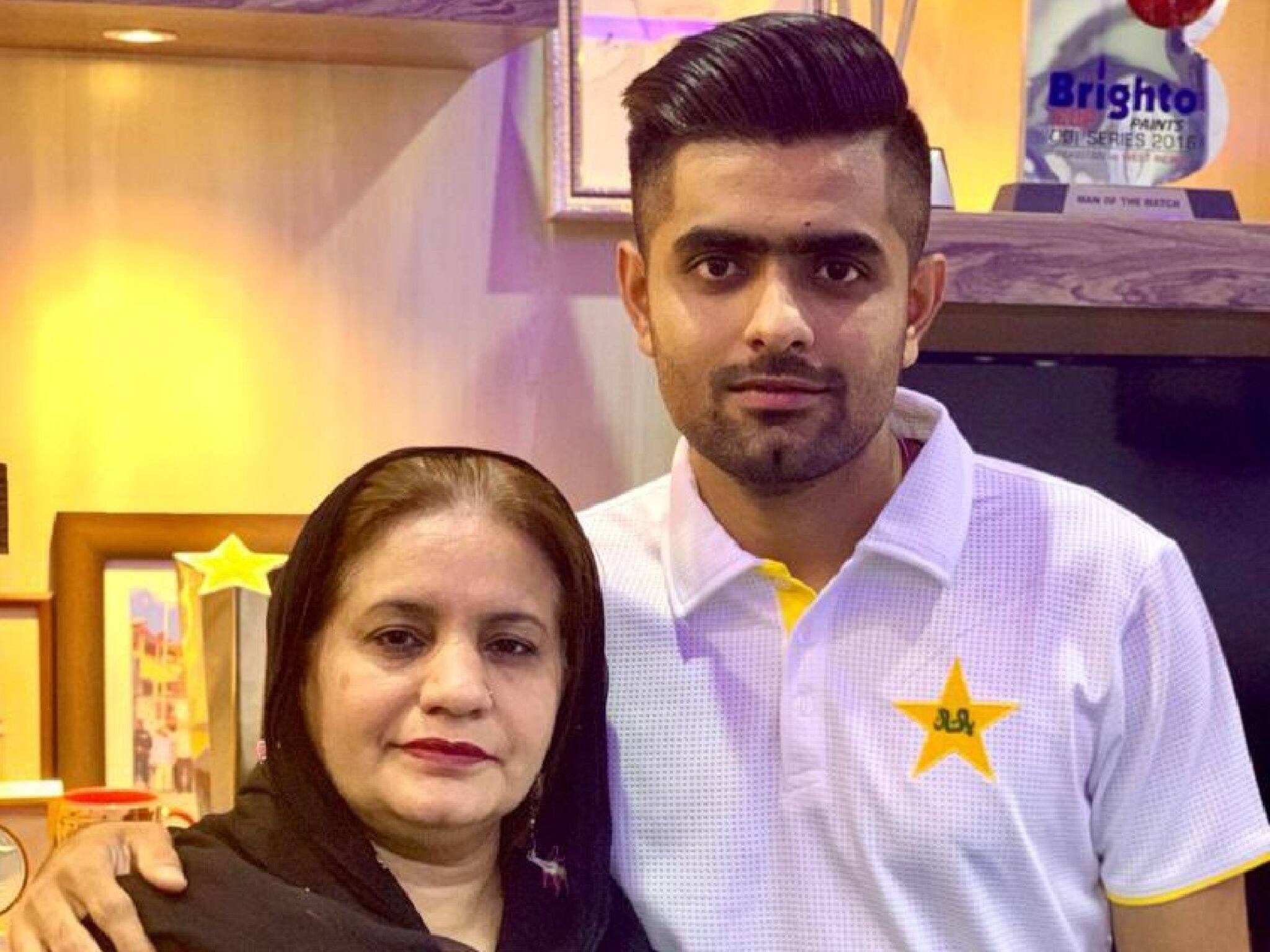 Babar Azam: মা সেদিন ছিলেন ভেন্টিলেটরে, ভারতের বিরুদ্ধে চোখে জল নিয়ে খেলেছিলেন বাবর