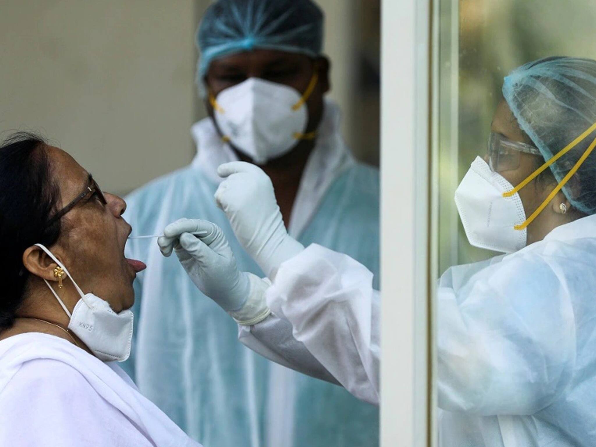 Corona | Bangla news: করোনা উর্ধ্বমুখী! উত্তর ২৪ পরগনায় ৪৩টি মাইক্রো কনটেনমেন্ট জোন করল প্রশাসন