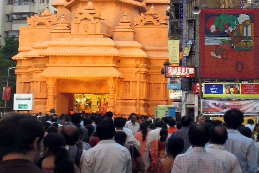 এদিকে, গত ২৪ ঘণ্টায় গোটা দেশে নতুন করে করোনা আক্রান্ত হয়েছেন ১৫ হাজার ৮২৩ জন। আর মৃত্যুর সংখ্যা ২২৬। এই সময়কালের মধ্যে করোনা থেকে সুস্থ হয়ে উঠেছেন ২২ হাজার ৮৪৪ জন।