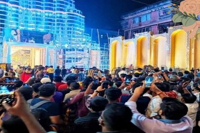 শনিবার যা ছিল ৪৪৩ জন। পুজোর পরে আক্রান্ত বৃদ্ধি শতাংশের নিরিখে ৪০.৮৬ শতাংশের মতো। মোট আক্রান্তের সংখ্যা ১৫ লক্ষ ৮০ হাজার ৫৩০ জন। রাজ্যে করোনা সংক্রমণে মৃতের সংখ্যা বেড়ে হয়েছে ১৮, ৯৭৭। এদিন মৃত্যু হয়েছে ১৪ জনের। শনিবার এই সংখ্যাটা ছিল ১০।