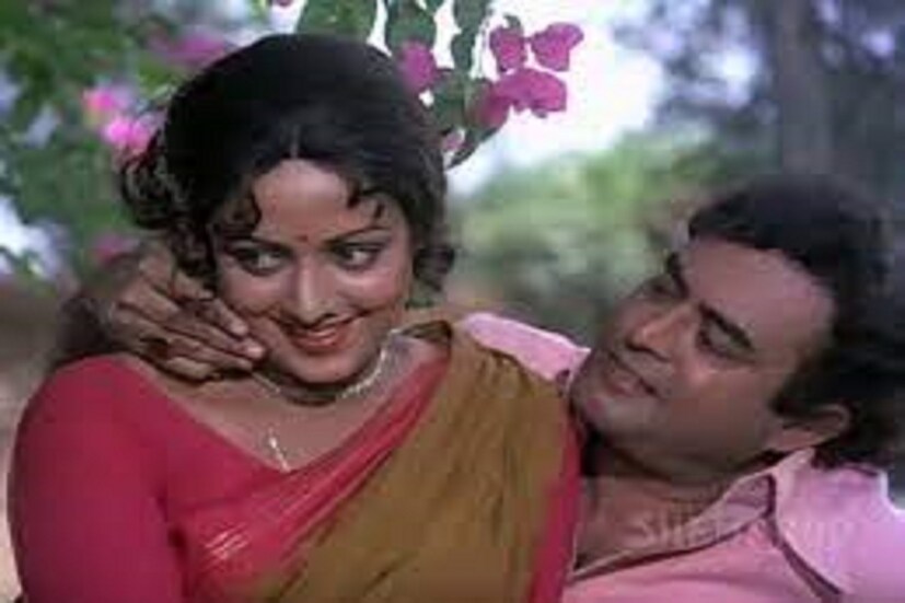 কিন্তু সেই সময়ে হেমা মালিনী ধর্মেন্দ্রর প্রেমে হাবুডুবু খাচ্ছিলেন ৷ তাই সঞ্জীব কুমারের প্রস্তাবকে প্রত্যাখ্যান করেছেন হেমা মালিনী (Hema Malini rejected the love proposal of Sanjeev Kumar) ৷ তারপর ধর্মেন্দ্রর সঙ্গে হেমা মালিনীর বিয়ের পরে সঞ্জীব কুমার একা থাকার সিদ্ধান্ত নেন ফলে তিনি অকৃতদার (As a result Sanjeev Kumar made herself as unmarried) থাকেন ৷ ফাইল ছবি ৷