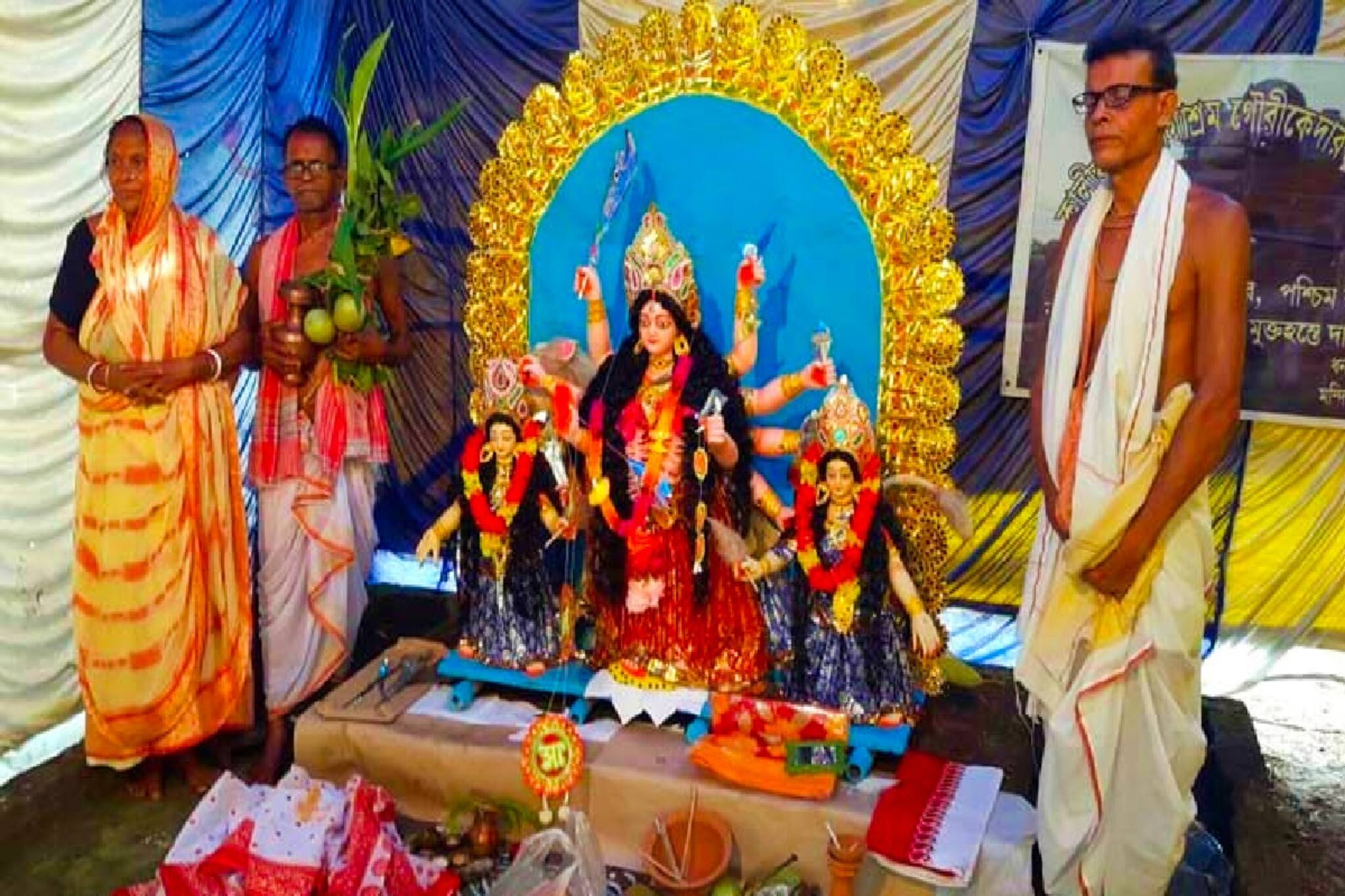 বোধনেই বাজে নবমীর বিষাদের সুর, ধেনুয়ায় একদিনের দুর্গাপুজো বহু ইতিহাসের সাক্ষী