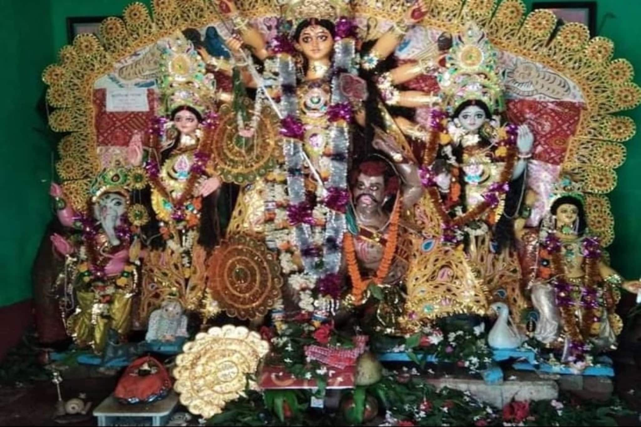 Durga Puja 2021:পশু নয়, অষ্টমীতে বলি হয় 'বাতাসা'! সুয়াতা জমিদার বাড়ির দুর্গা পুজোর গল্প শুনলে চমকে যাবেন...