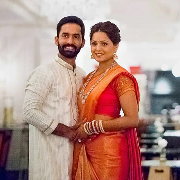 ২০২১ আইপিএলে কার্তিকের দল কেকেআর আইপিএল খেললেও চ্যাম্পিয়ন হতে পারেননি। ফাইনালে চোট খেলতে নেমেছিলেন কার্তিক। ইঞ্জেকশন নিয়ে মাঠে নেমেছিলেন কেকেআর-এর প্রাক্তন অধিনায়ক।