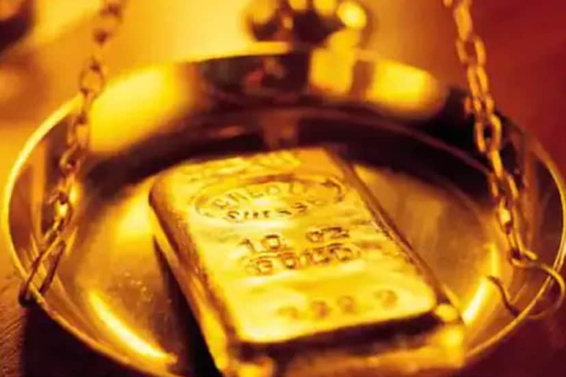 দেখে নিন সোনা ও রুপোর দাম  (Gold Silver Price)  অক্টোবরে ডেলিভারি হওয়া সোনার দাম এদিন ০.১১ শতাংশ বেড়ে প্রতি ১০ ্গরামে ৪৭৩৪২ টাকায় ট্রেড করছে ৷ ০.৫৫ শতাংশ বেড়ে রুপোর দাম হয়েছে প্রতি কিলোগ্রামে ৬৩৬১২ টাকা ৷ 