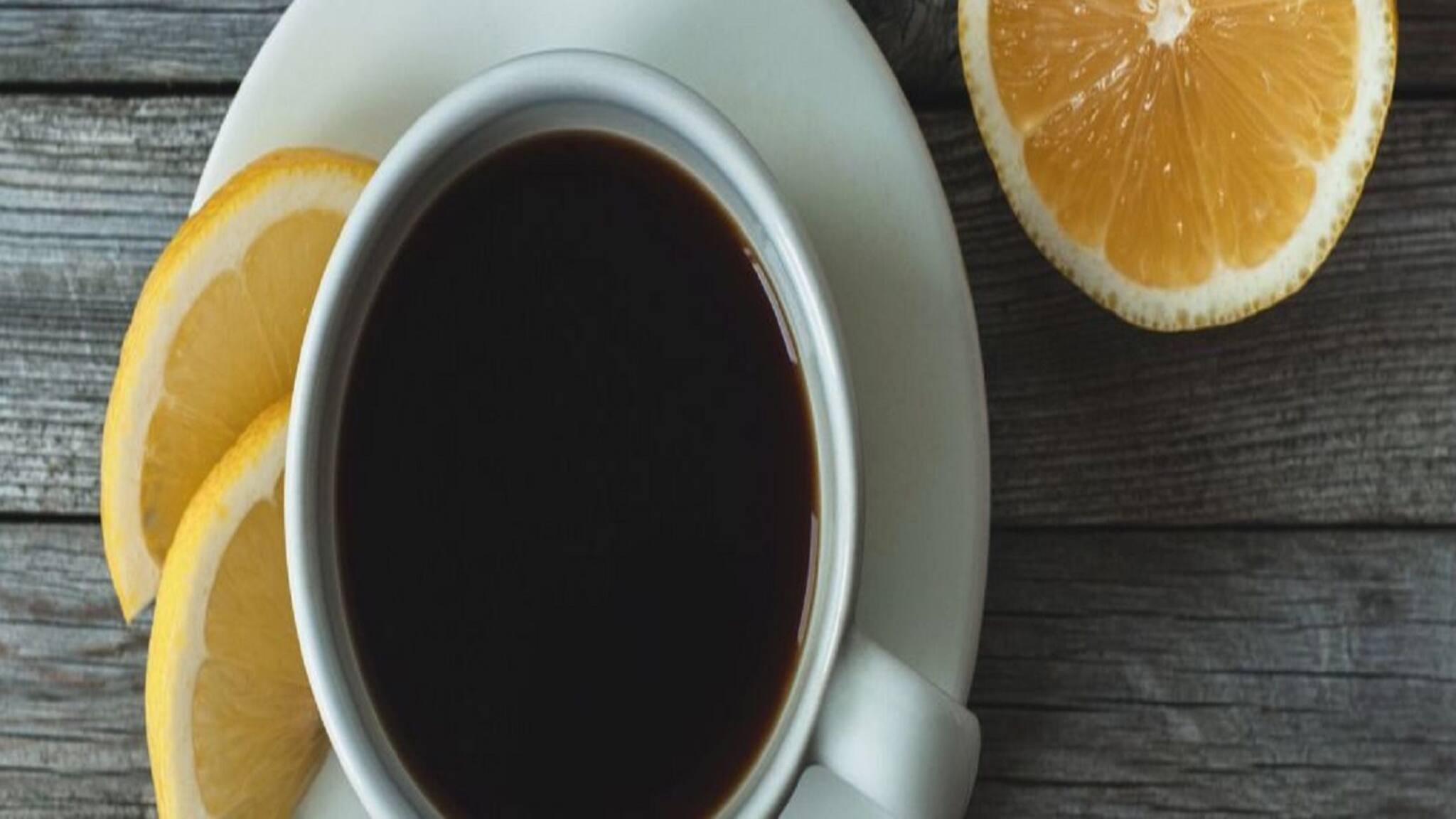 lemon coffee benefits: কফির সঙ্গে লেবুর রস মিশিয়ে পান করলে কমবে ওজন! এই দাবি কি আদৌ যুক্তিযুক্ত?