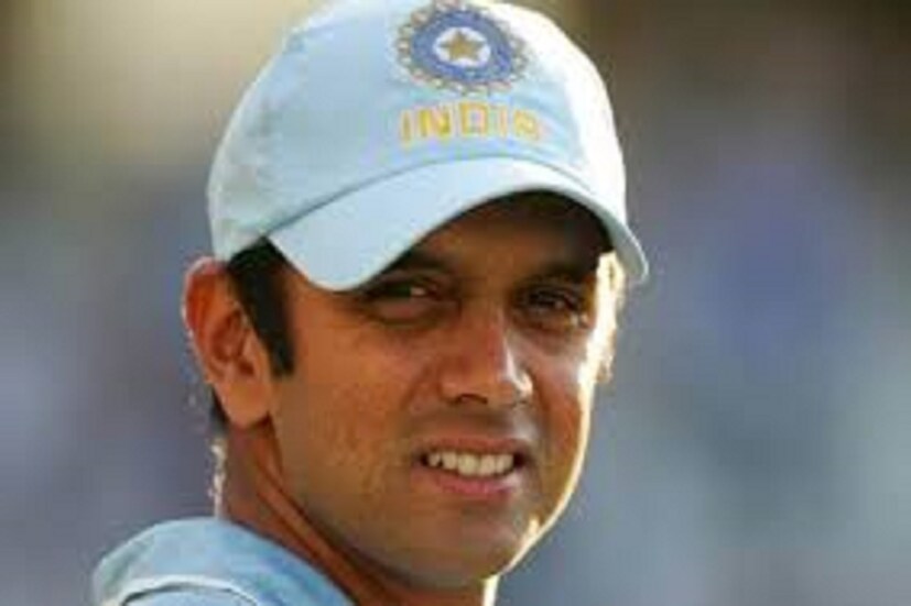 আইপিএল শেষ হতে না হতেই (The conclusion of IPL 2021) ভারতীয় ক্রিকেট দলের জন্য বড় খবর ভারতীয় সিনিয়র দলের হেড কোচ (The Head Coach of Indian Cricket Team is Rahul Dravid, selected by BCCI) হচ্ছেন প্রাক্তন তারকা ক্রিকেটার রাহুল দ্রাবিড় ৷ ফাইল ছবি ৷