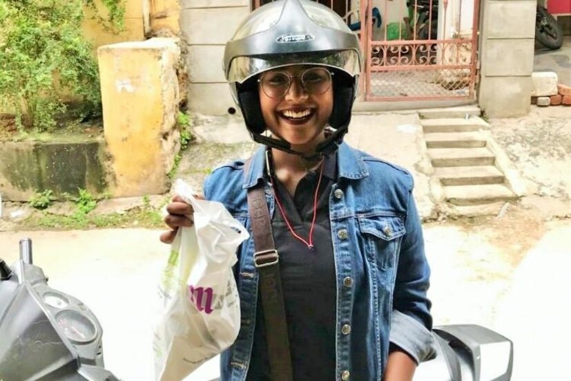 এই পরিস্থিতিতে মহিলাদের ঋতুস্রাবের মতো একটি শারীরবৃত্তীয় প্রক্রিয়ায় সমাজের আরও বেশি সমর্থন প্রয়োজন। এদিকে কর্মরতা মহিলারা পথেঘাটে ওই বিশেষ দিনগুলোয় নানা সমস্যায় পড়েন। সুইগি সেই কারণেই এই ছুটির সিদ্ধান্ত নেওয়ায় তা অন্য়ান্য সংস্থাগুলিকেও উৎসাহ দেবে বলে মনে করা হচ্ছে।