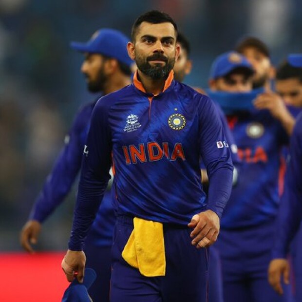 এদিন পাকিস্তানের বিরুদ্ধে ম্যাচ হারলেও রোহিত, বিরাটদের এই আন্দোলনকে সমর্থন প্রশংসা কুড়িয়েছে। সারা বিশ্ব এখন একজোট হয়ে বর্ণবিদ্বেষের বিরুদ্ধে লড়ছে। বিরাট কোহলির টিম ইন্ডিয়াও তাতে শামিল হল।