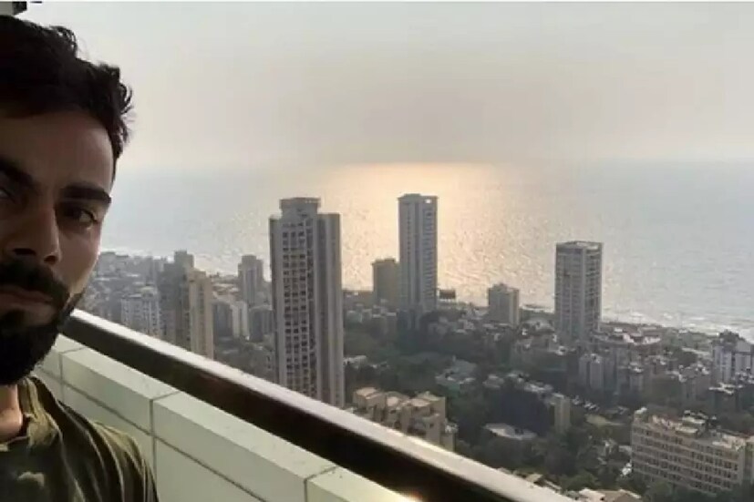ফ্ল্যাটের ব্য়ালকনি থেকে আরব সাগরের ভিউ পাওয়া যায়। বিরুষ্কা উত্সবের মরশুমে এই ব্যালকনি থেকে ছবি শেয়ার করেন।