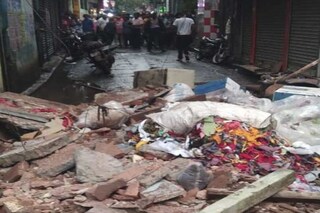 ফের ভেঙে পড়ল বাড়ি 