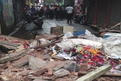 ফের ভেঙে পড়ল বাড়ি 