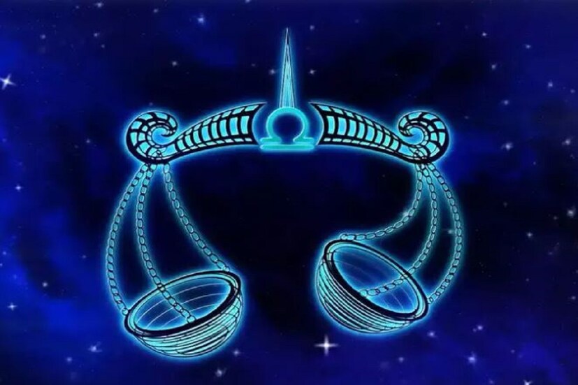 তুলা (Libra): সেপ্টেম্বর ২৩ থেকে অক্টোবর ২২ মানুষের মনের কথা চট করে বুঝে নিতে এরা দক্ষ। এরা হয় বাস্তববাদী স্বভাবের। বাইরে থেকে তুলা রাশি খুব মিষ্ট ও সরল স্বভাবের হলেও ভিতরে ভিতরে এরা ধূর্ত ও স্বার্থান্বেষী হয়। যেটা এদের দরকার, সেটা পেতে যা যা করতে হয়, সেই নিয়ে এঁরা বেশি চিন্তা করে।
