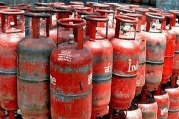 মাসের প্রথমেই ফের দাম বাড়ল রান্নার গ্যাসের!