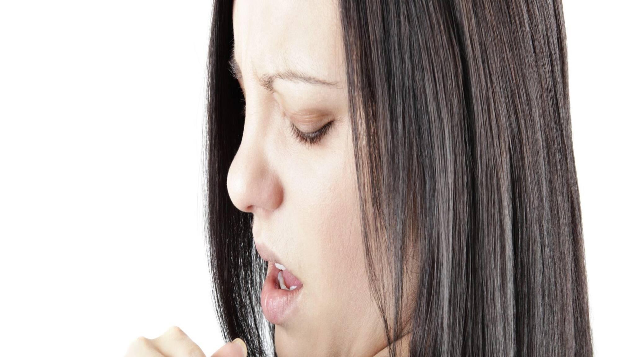 Dandruff Problem in Winters:  শীত না আসতেই খুশি কেড়ে নিচ্ছে খুশকি? ঘরোয়া উপায়ে রোধ করুন এভাবে...