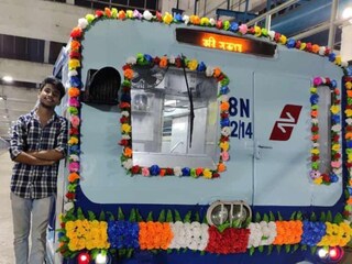 Kolkata Metro| Bangla news:  ইতিহাসের সমাপ্তি! গীতা পাঠ সহযোগে নন-এসি মেট্রোর বিদায় চিরকালের মতো