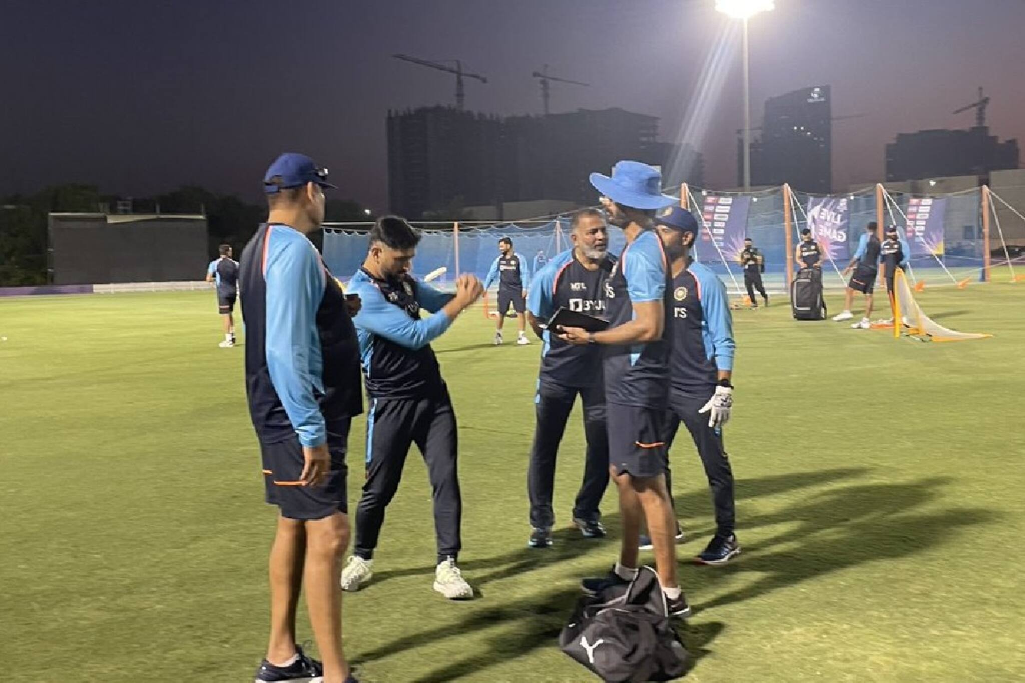 MS Dhoni Is Back With Team India: 'বস' ফিরল মাঠে! ভারতীয় দলের জার্সি গায়ে খেলা শুরু ধোনির