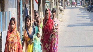 মাস্ক না পরে রাস্তায় নয়