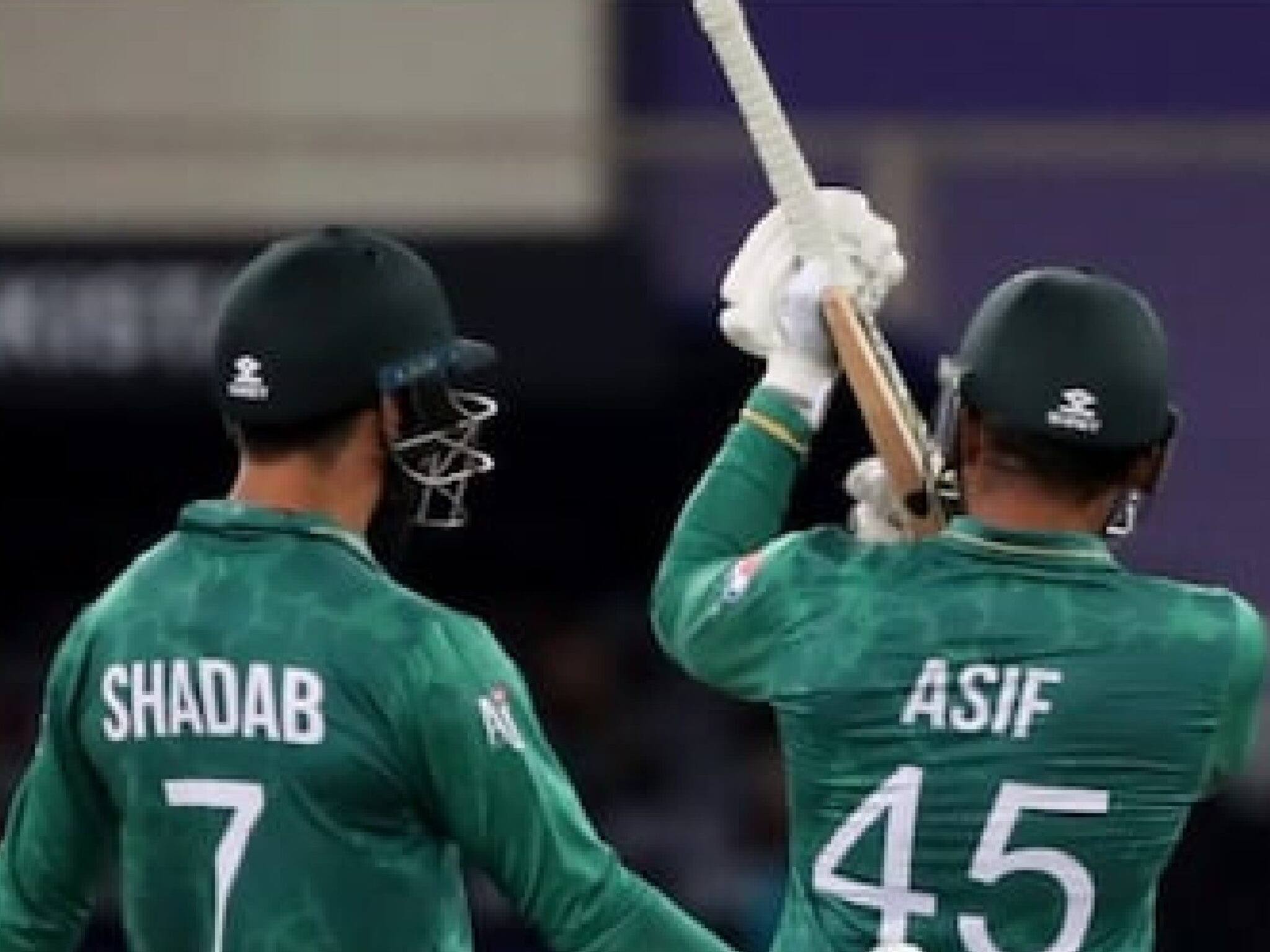 T20 WC: বন্দুকের মতো ব্যাট উঁচিয়ে 'গানশট' সেলিব্রেশন, পাক তারকার কাণ্ডে ফুঁসছে আফগানিস্তান