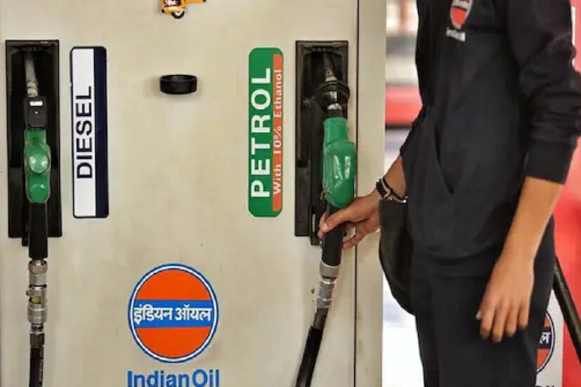 চার মহানগরে পেট্রোল ও ডিজেলের দাম (Petrol Diesel Price on 07 October 2021)  দিল্লি- পেট্রোল ১০৩.২৪ টাকা, ডিজেল ৯১.৭৭ টাকা মুম্বই- পেট্রোল ১০৯.২৫ টাকা, ডিজেল ৯৯.৫৫ টাকা চেন্নাই- পেট্রোল ১০০.৭৫ টাকা, ডিজেল ৯৬.২৬ টাকা কলকাতা- পেট্রোল ১০৩.৯৪ টাকা, ডিজেল ৯৪.৮৮ টাকা